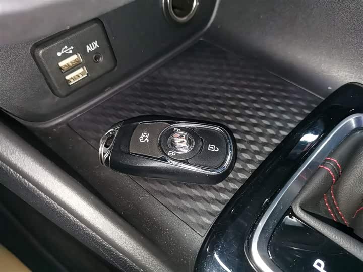 Фото 9 - Buick Verano