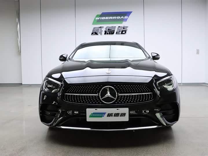 Фото 2 - Mercedes-Benz E-Class