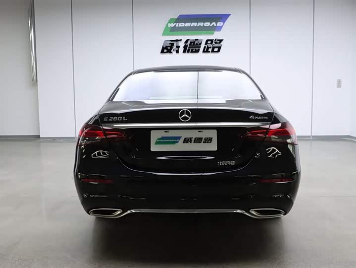 Фото 6 - Mercedes-Benz E-Class