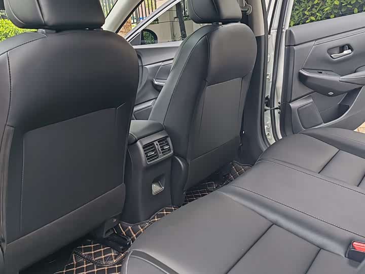 Фото 6 - Nissan Sylphy