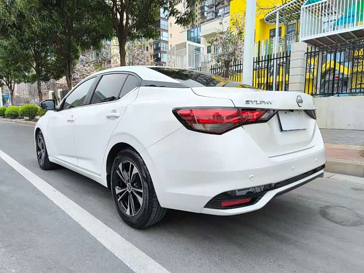 Фото 7 - Nissan Sylphy