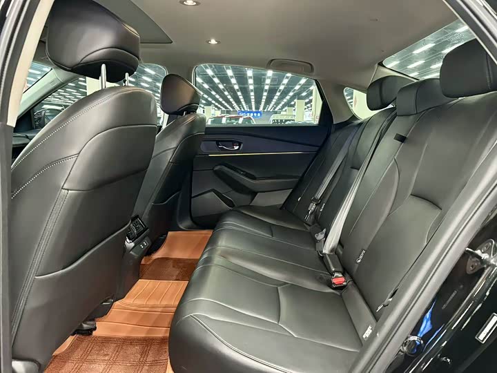 Фото 5 - Honda Accord