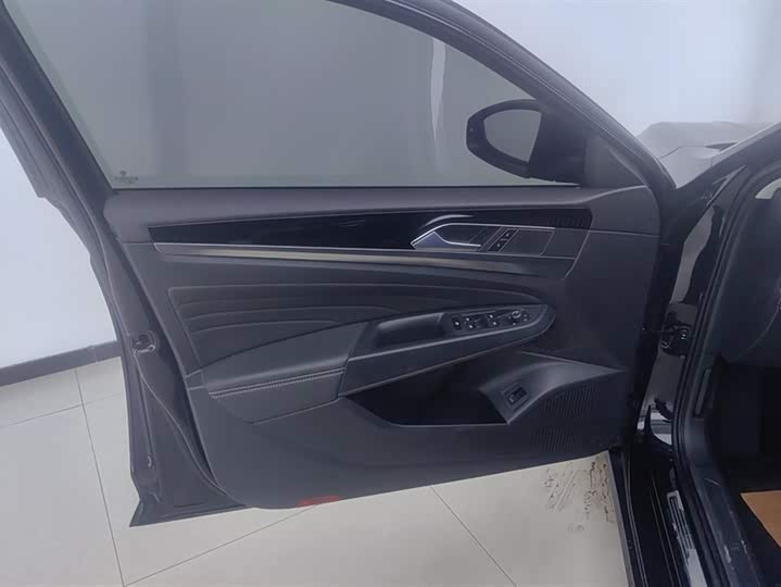 Фото 7 - Volkswagen Passat