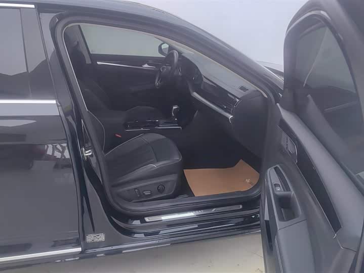 Фото 8 - Volkswagen Passat