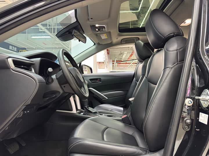 Фото 8 - Toyota Corolla Cross