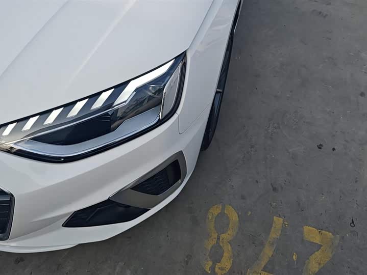 Фото 5 - Audi A4L