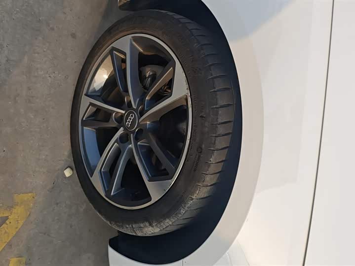 Фото 6 - Audi A4L