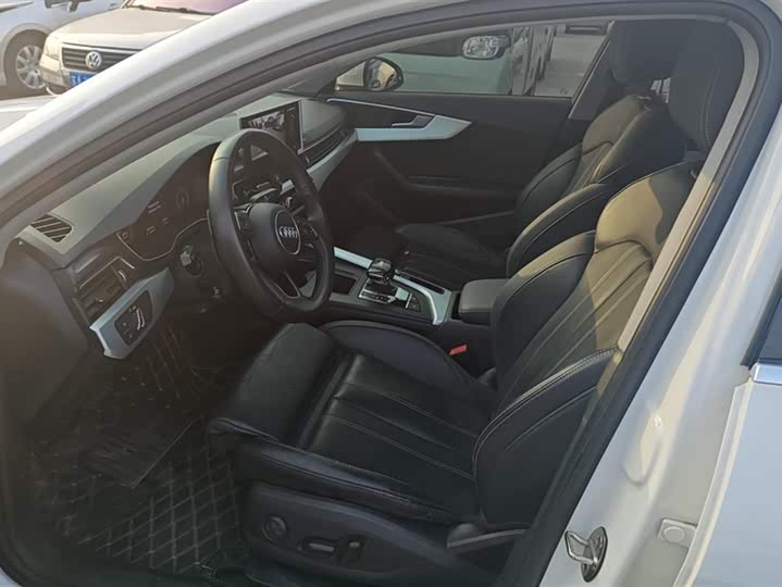 Фото 9 - Audi A4L