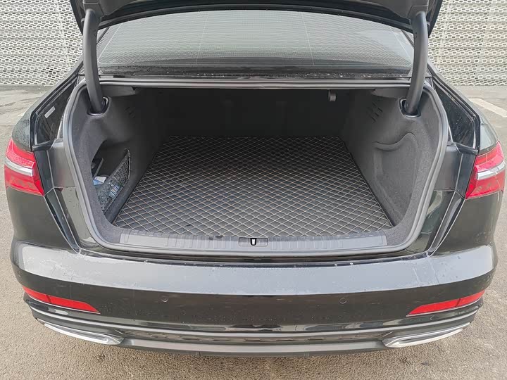 Фото 6 - Audi A6L