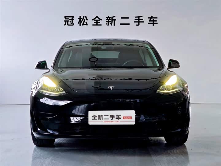 Фото 2 - Tesla Model 3