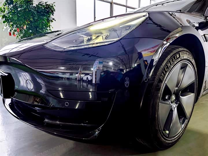 Фото 6 - Tesla Model 3