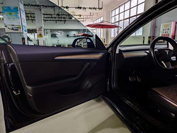 Фото 9 - Tesla Model 3