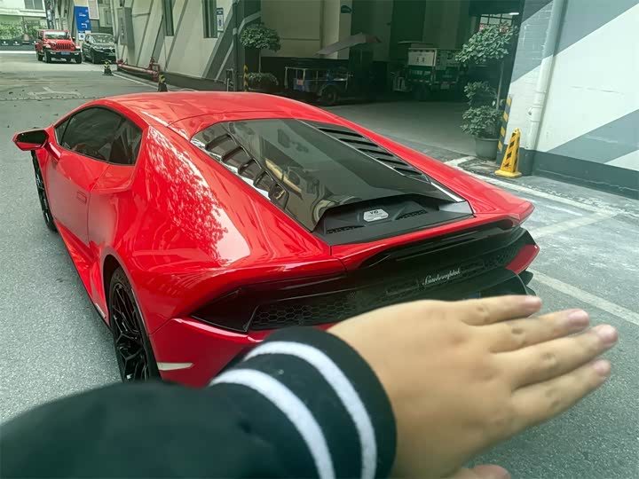 Фото 9 - Lamborghini Huracán