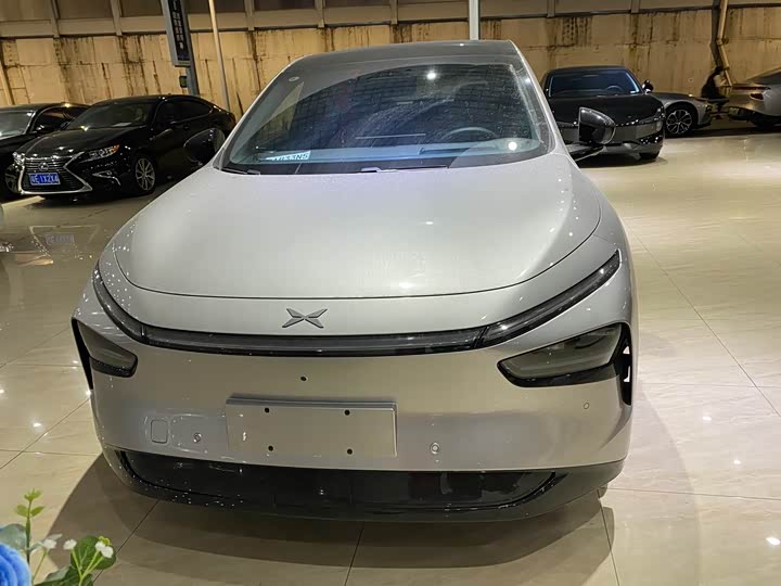 Фото 2 - XPeng G7