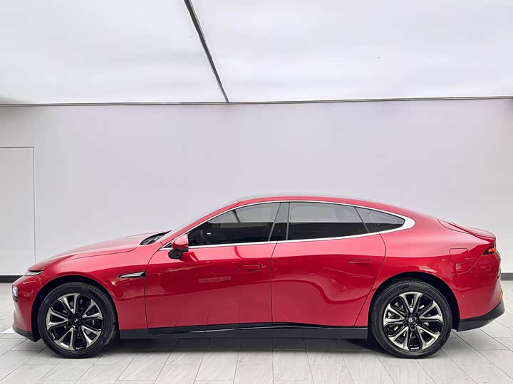 Фото 2 - XPeng P7