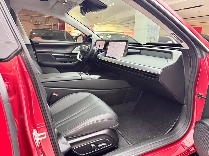 Фото 7 - XPeng P7