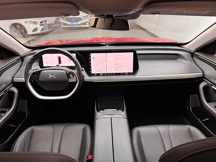 Фото 8 - XPeng P7