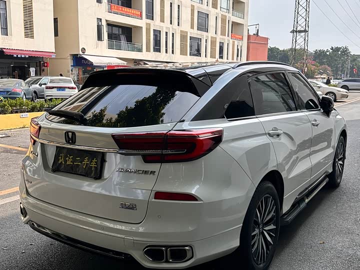 Фото 8 - Honda Avancier