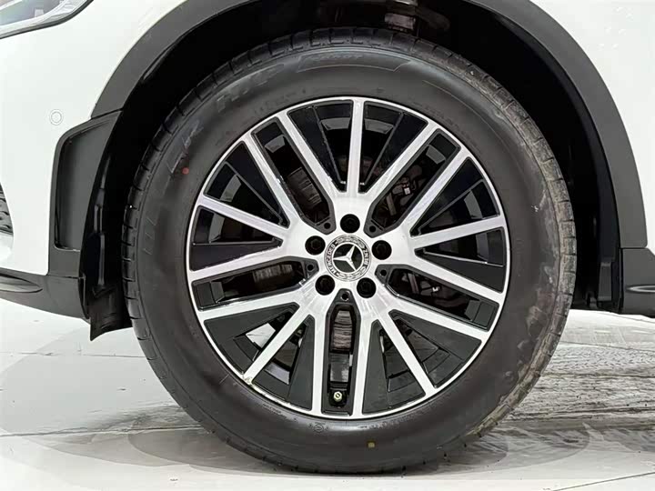 Фото 9 - Mercedes-Benz GLC-Class Coupe