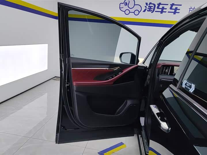 Фото 7 - GAC Trumpchi M8