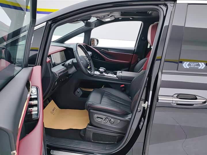 Фото 9 - GAC Trumpchi M8