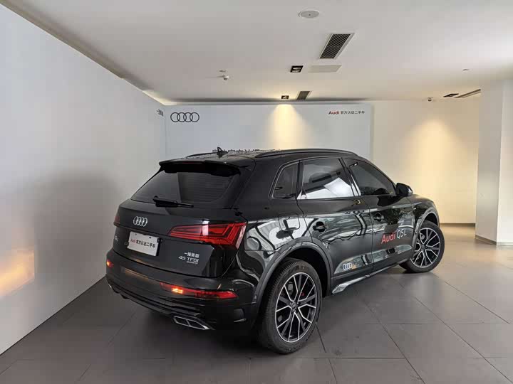 Фото 5 - Audi Q5L