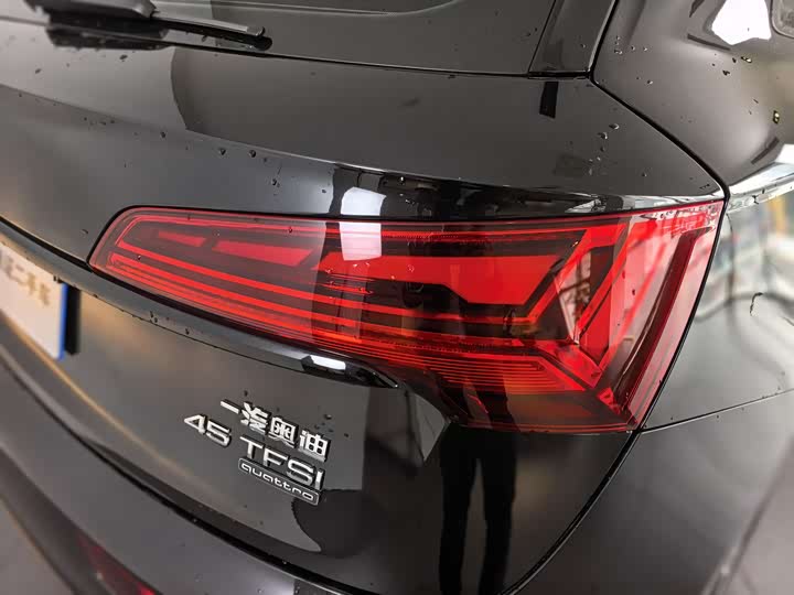 Фото 6 - Audi Q5L