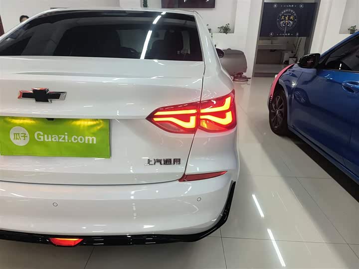 Фото 8 - Chevrolet Monza