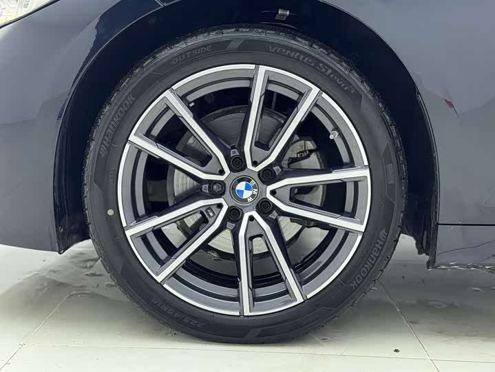 Фото 9 - BMW 3 Series