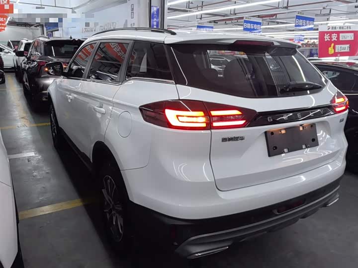 Фото 5 - Geely Atlas