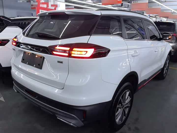 Фото 7 - Geely Atlas