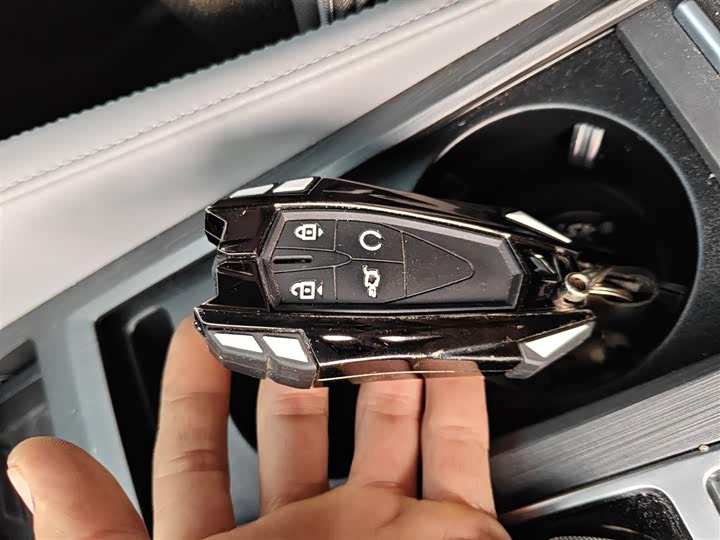 Фото 9 - Changan CS75 Plus