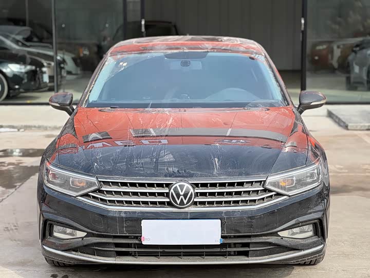 Фото 2 - Volkswagen Magotan