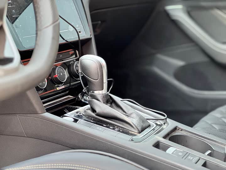 Фото 7 - Volkswagen Magotan