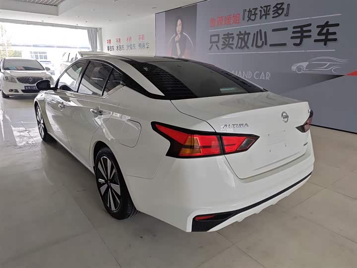 Фото 5 - Nissan Teana