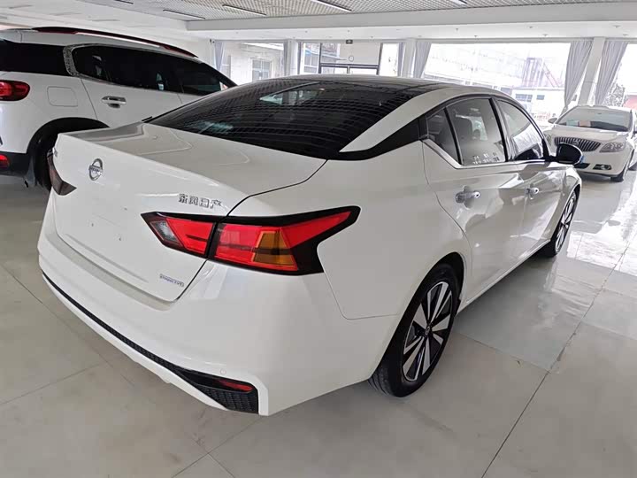 Фото 7 - Nissan Teana