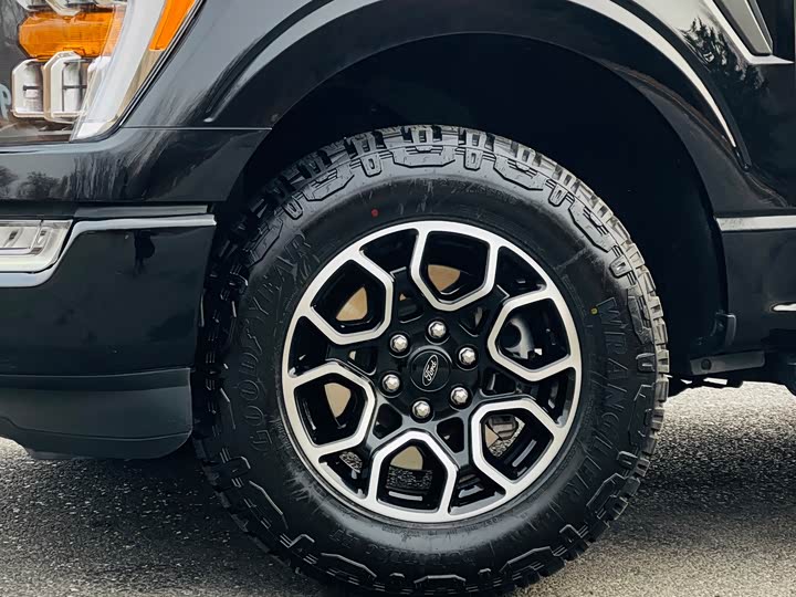 Фото 4 - Ford F-150 Raptor