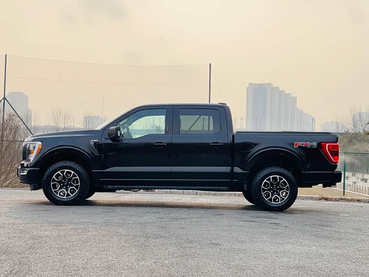 Фото 5 - Ford F-150 Raptor