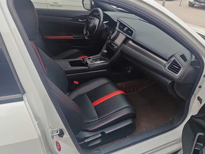 Фото 8 - Honda Civic