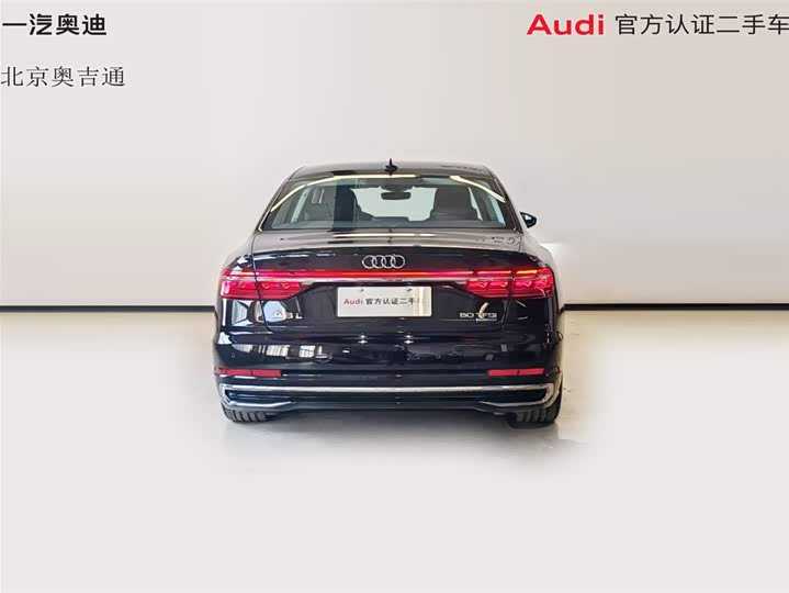 Фото 3 - Audi A8