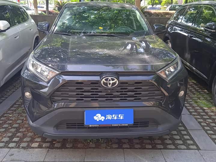 Фото 2 - Toyota RAV4
