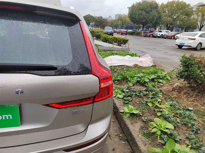 Фото 8 - Volvo XC60