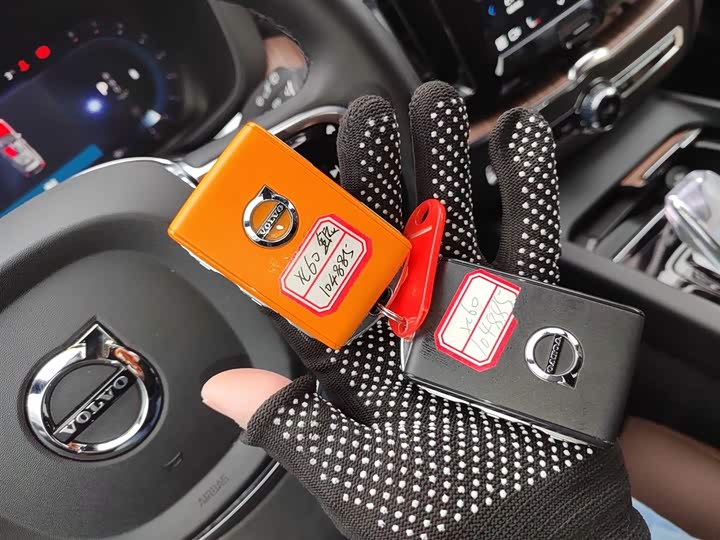 Фото 9 - Volvo XC60