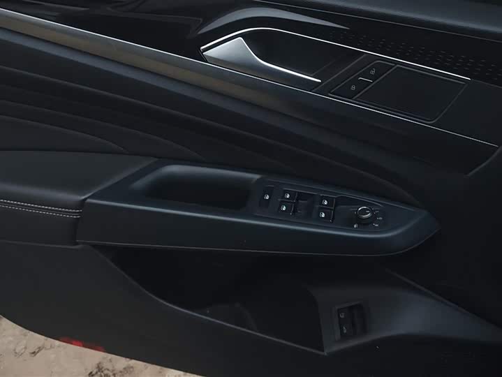 Фото 7 - Volkswagen Passat Hybrid