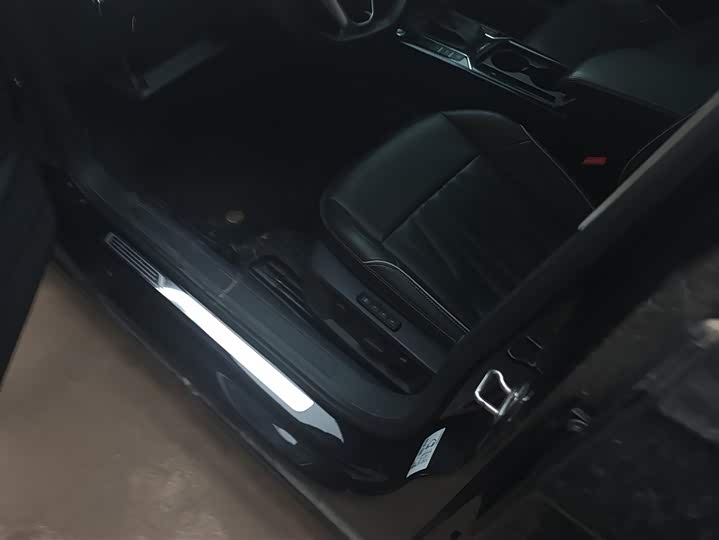 Фото 9 - Volkswagen Passat Hybrid