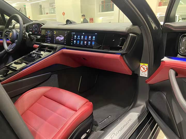 Фото 7 - Porsche Panamera