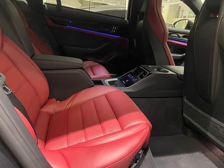 Фото 8 - Porsche Panamera