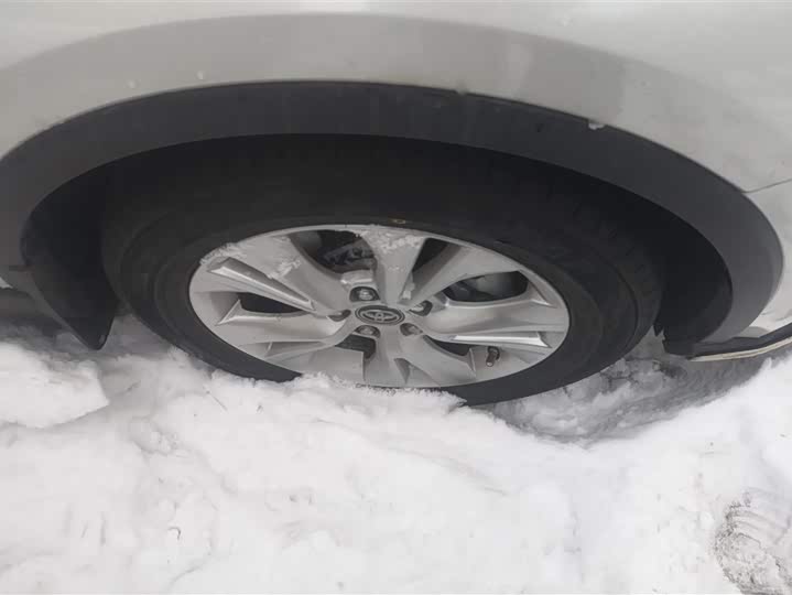 Фото 6 - Toyota Izoa