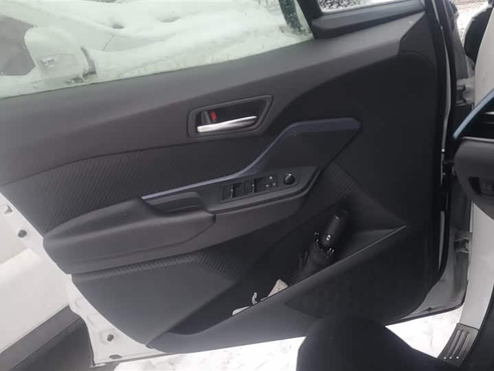 Фото 7 - Toyota Izoa