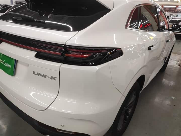 Фото 8 - Changan UNI-K